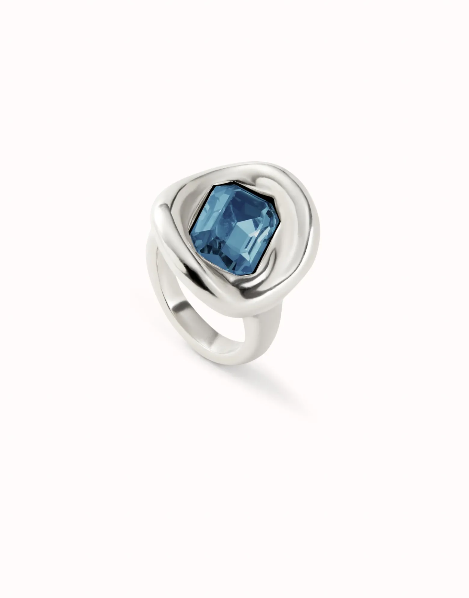 Ring with blue crystal