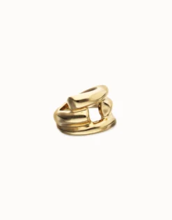 Ring with four intertwined organic shapes