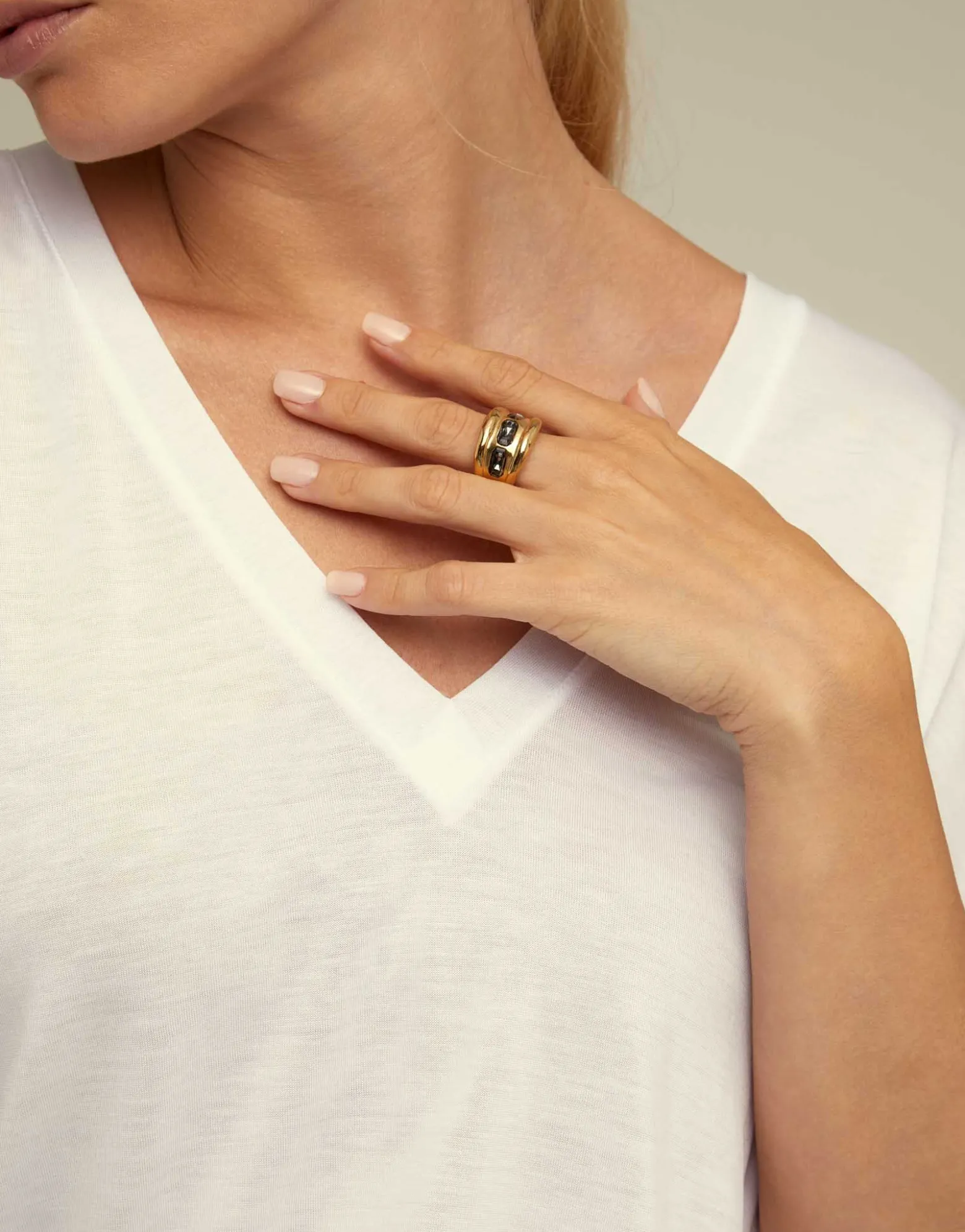 Ring with 3 grey crystals