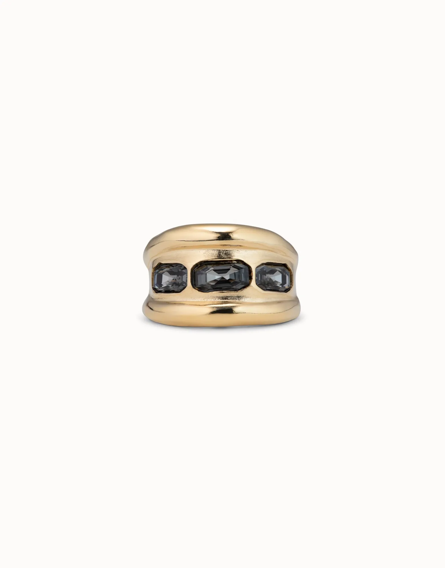 Ring with 3 grey crystals