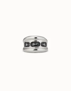 Ring with 3 grey crystals