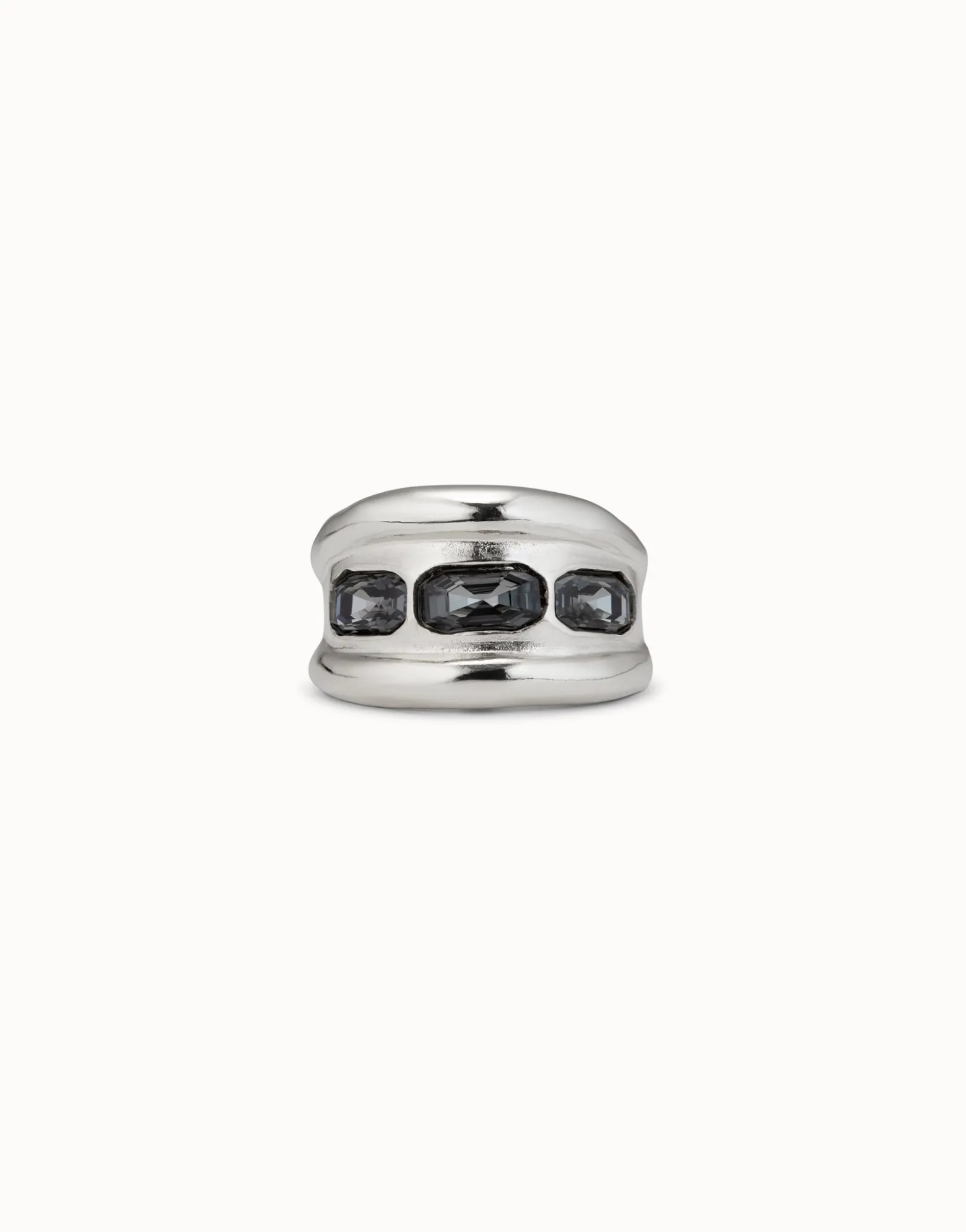 Ring with 3 grey crystals
