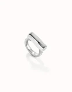 Ring with horizontal tube