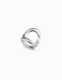 Ring with large central oval