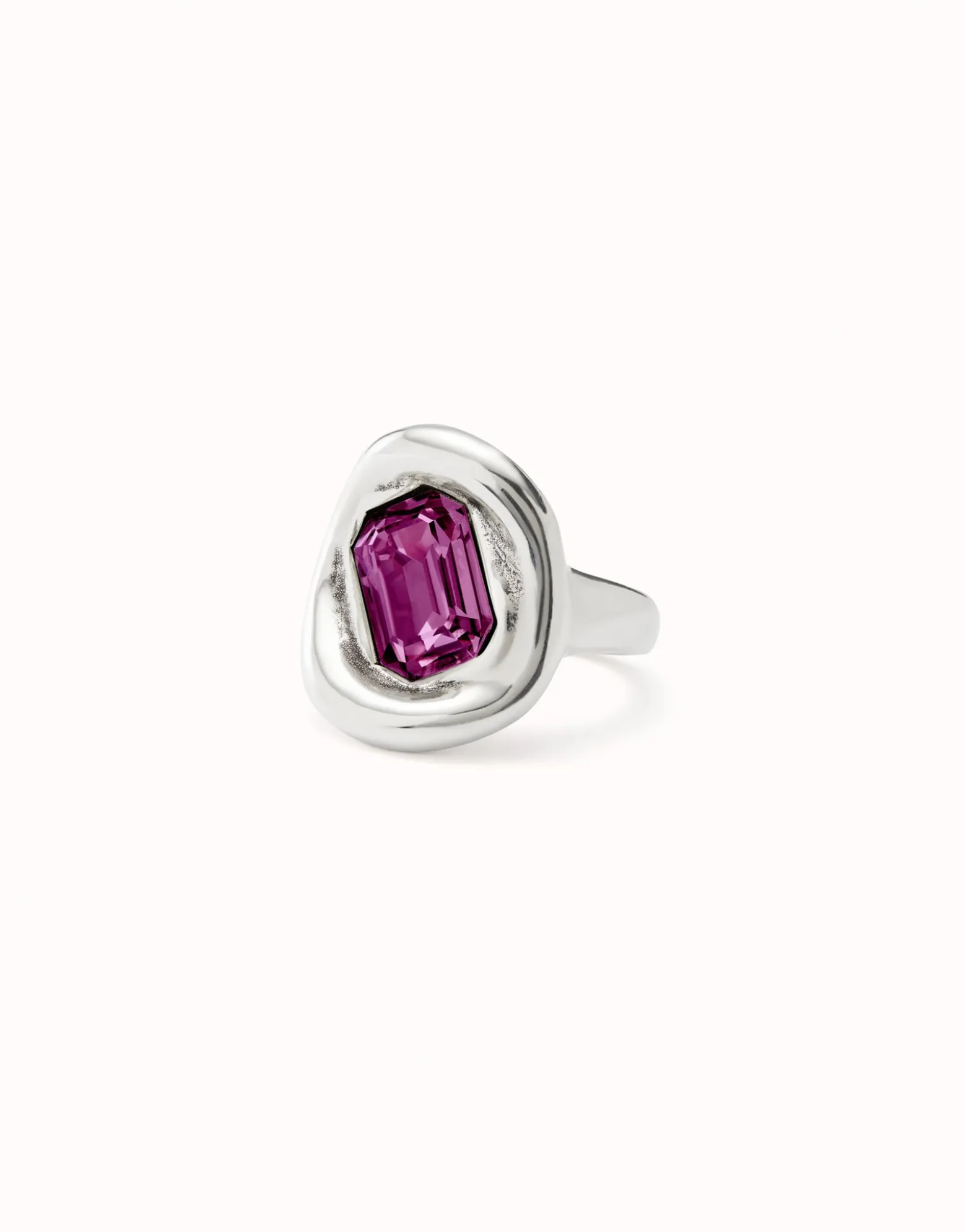 Ring with pink crystal