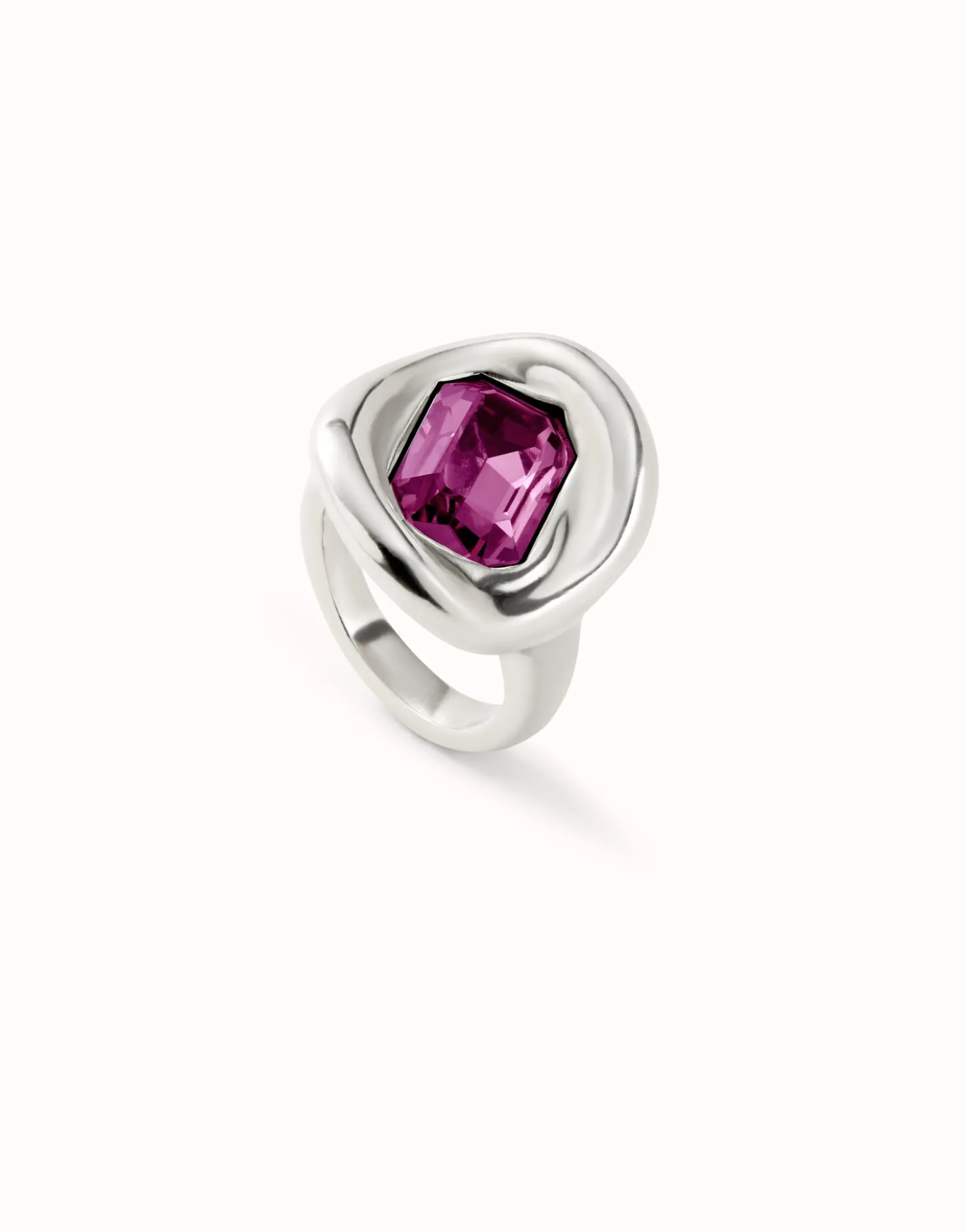 Ring with pink crystal