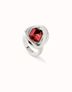 Ring with red crystal