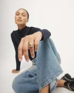 Ring with sphere shape