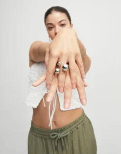 Ring with three bubble-shaped beads