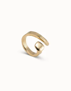 Ring with three organic shapes