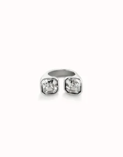 Ring with white crystal