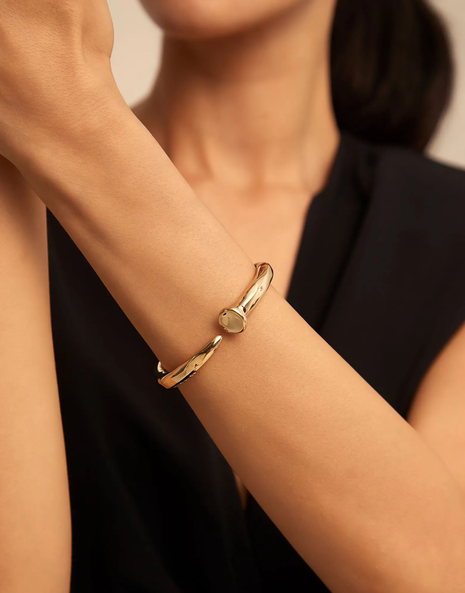 Sculptural‑style bangle bracelet