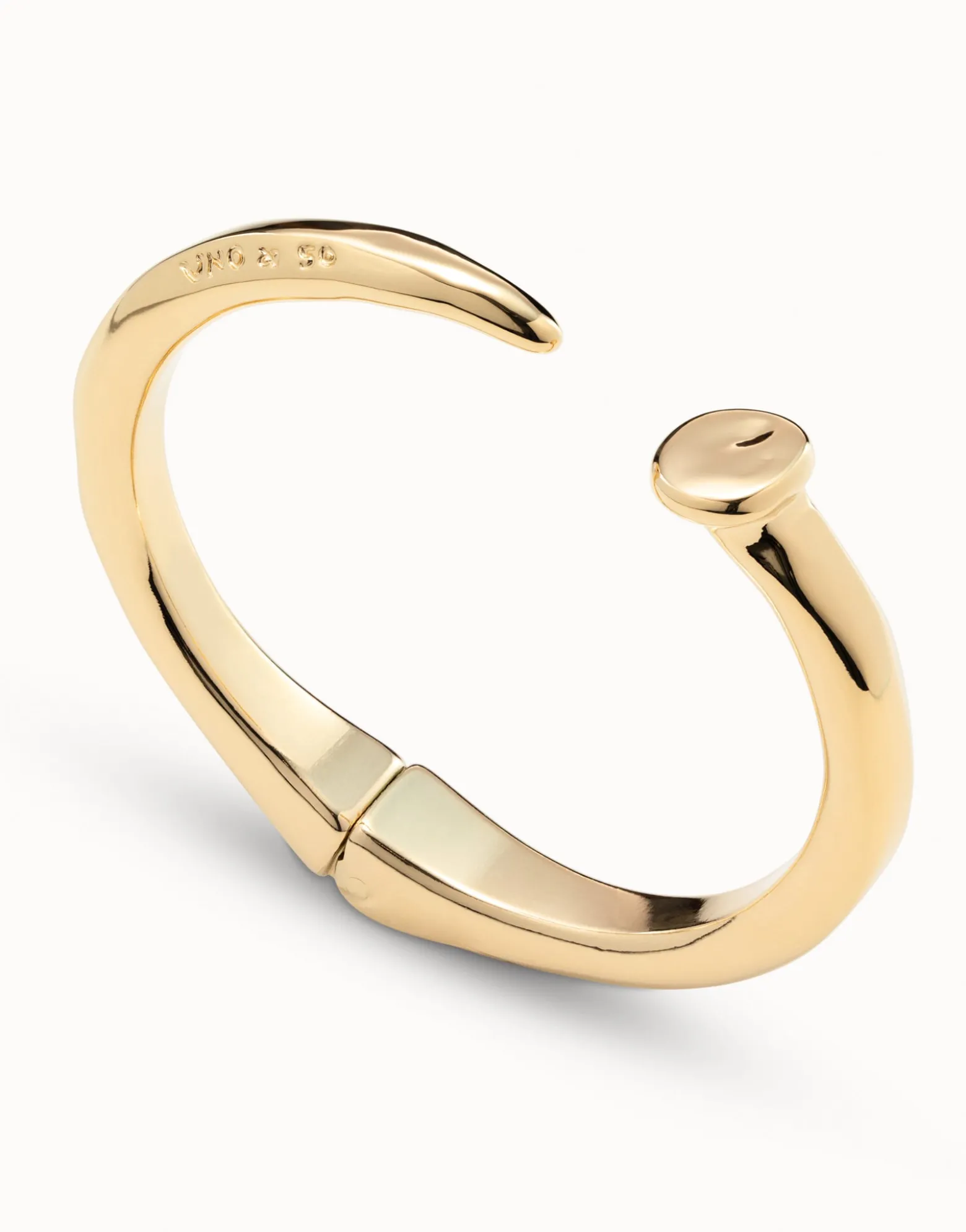 Sculptural‑style bangle bracelet