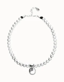 Short beaded necklace with medium and a large sphere