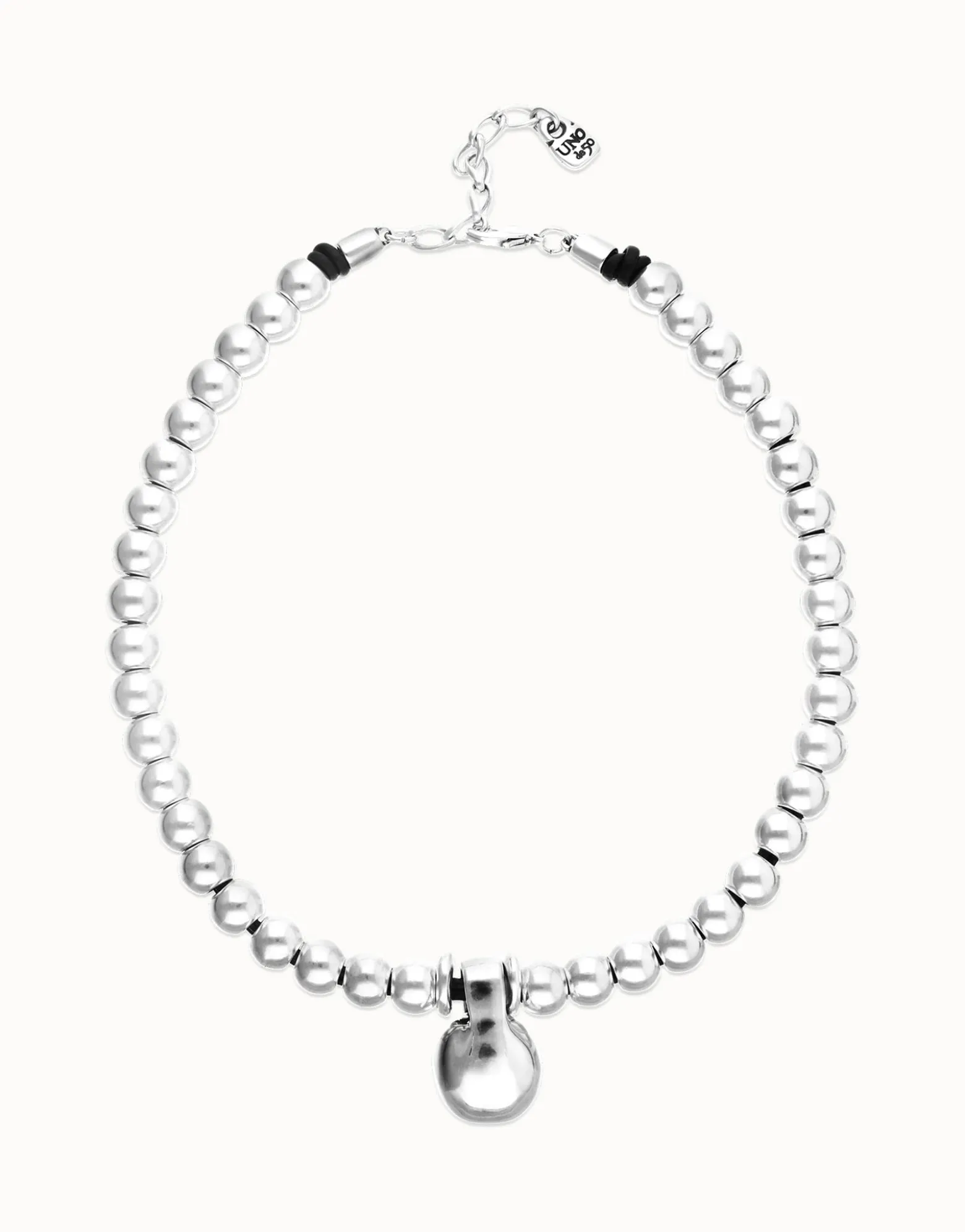 Short beaded necklace with medium and a large sphere
