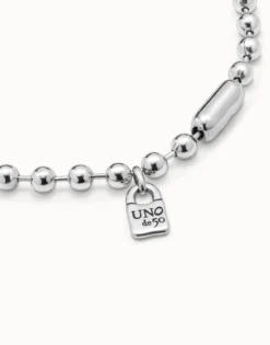 Short beaded necklace with padlock