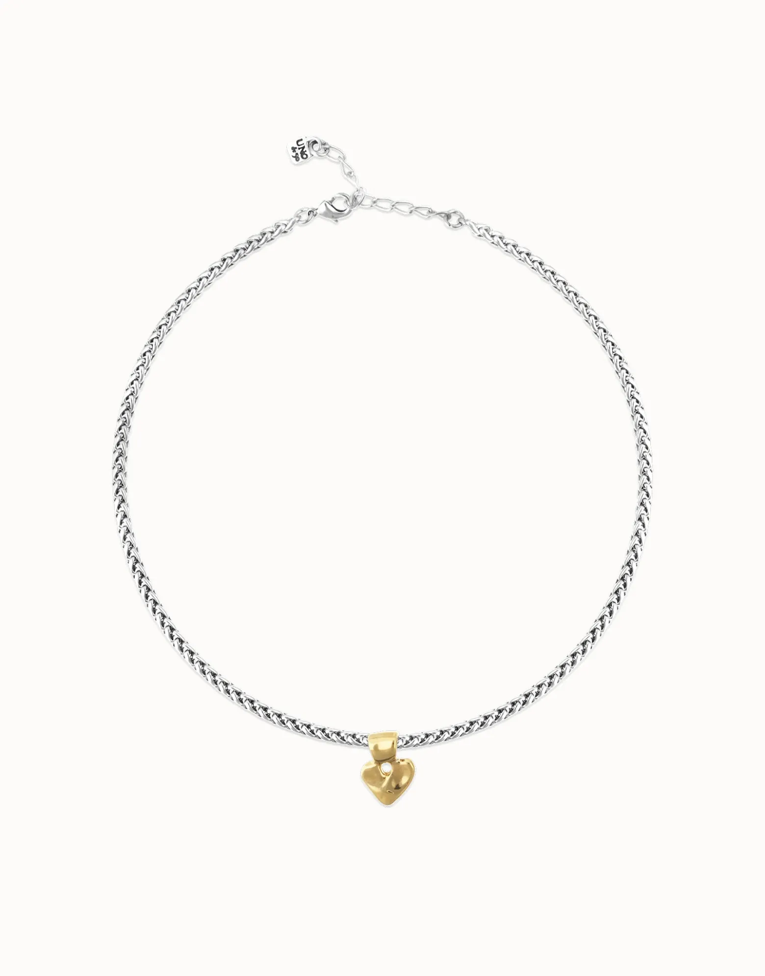 Short chain necklace with small heart detail