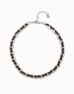 Short leather necklace with links