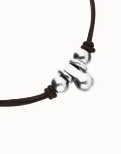 Short leather necklace with three spheres