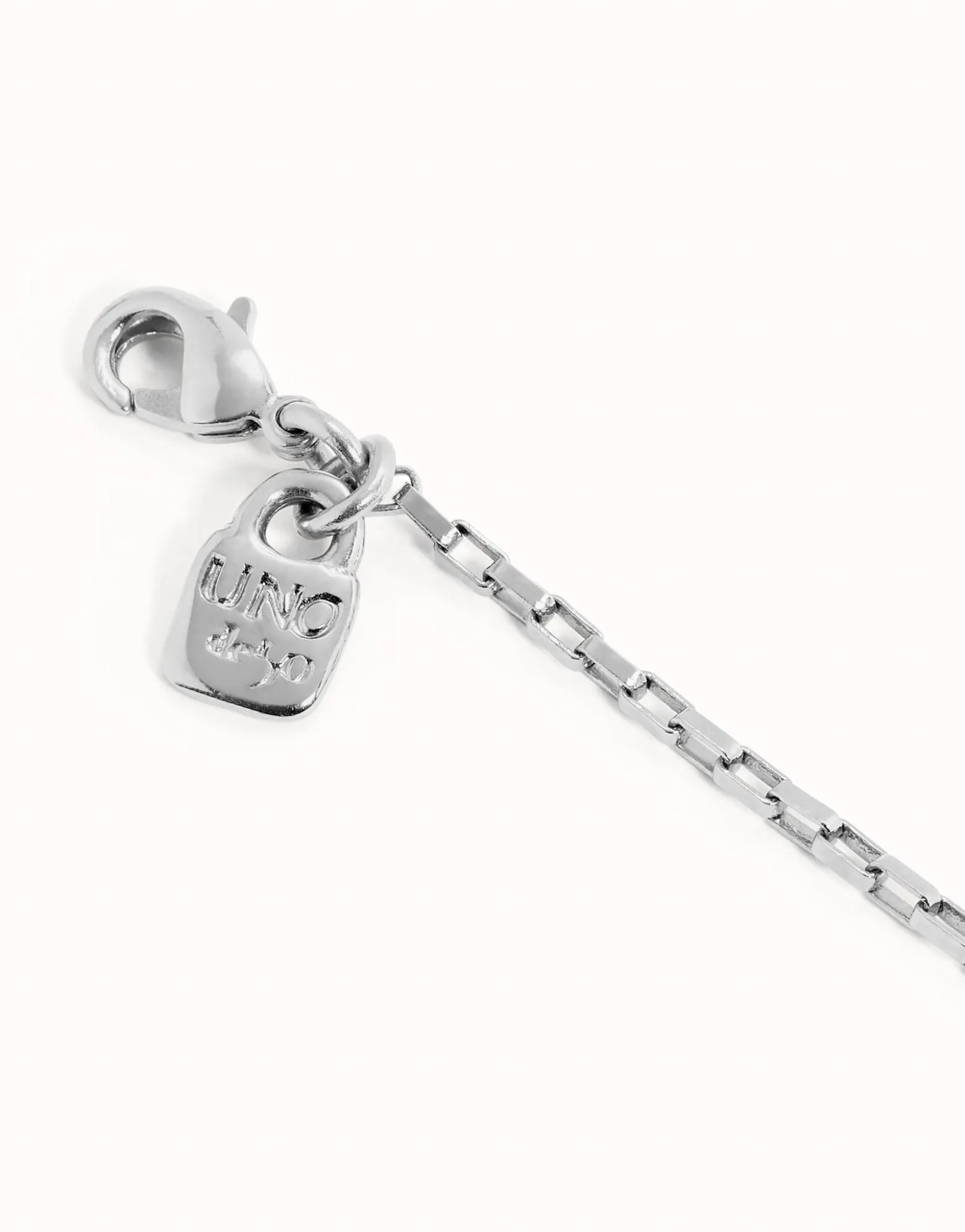 Short link chain charm necklace