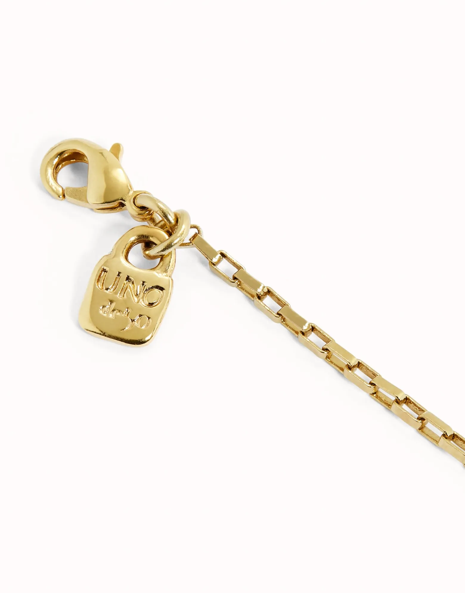 Short link chain charm necklace