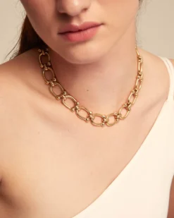 Short link chain necklace