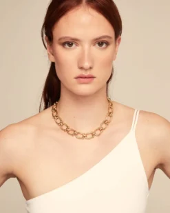 Short link chain necklace