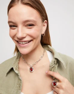 Short link chain pendant necklace red crystal
