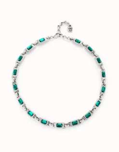 Short necklace with green crystals