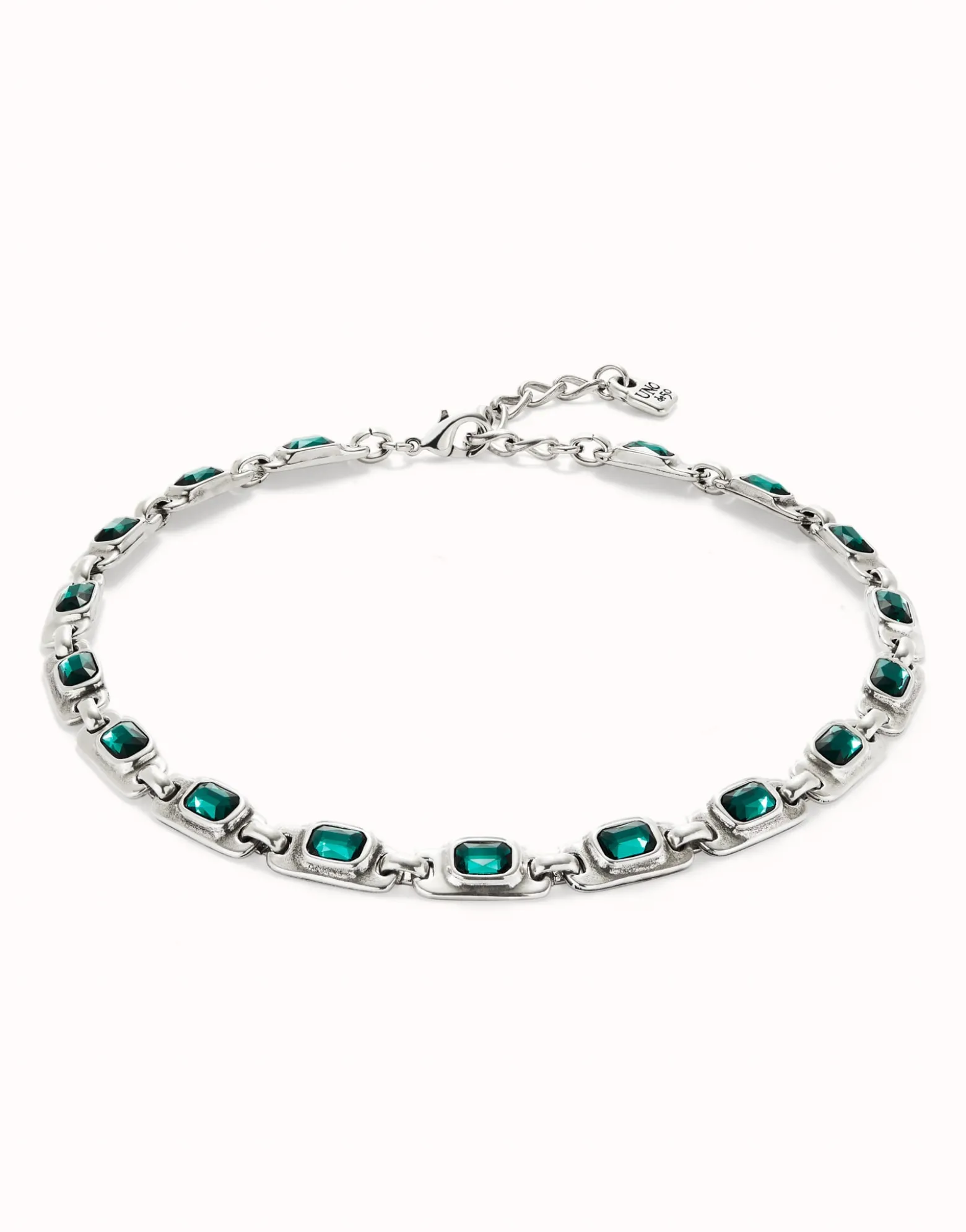 Short necklace with green crystals