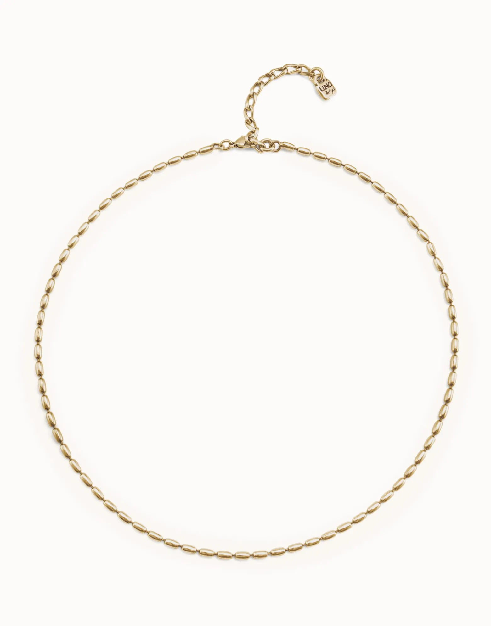 Short oval link chain necklace