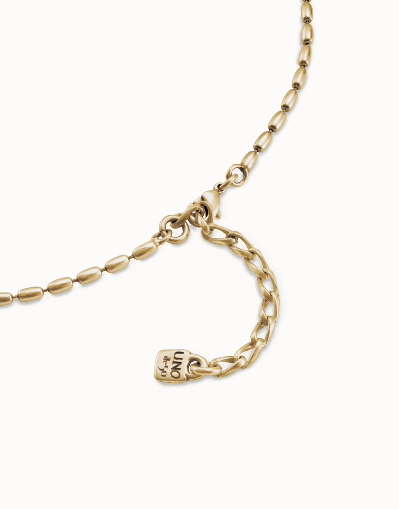 Short oval link chain necklace