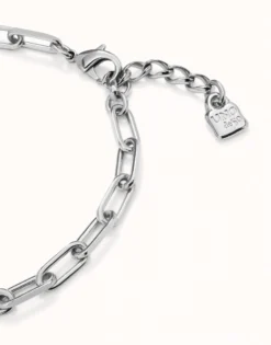 Short oval link chain necklace