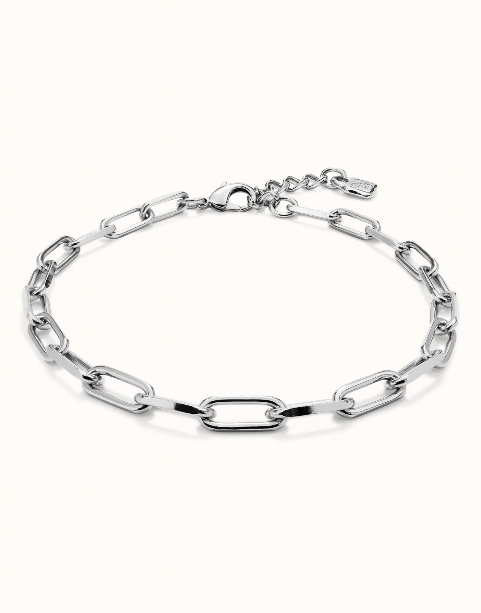 Short oval link chain necklace