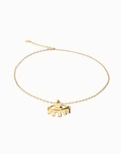 Short pendant chain necklace with small eye