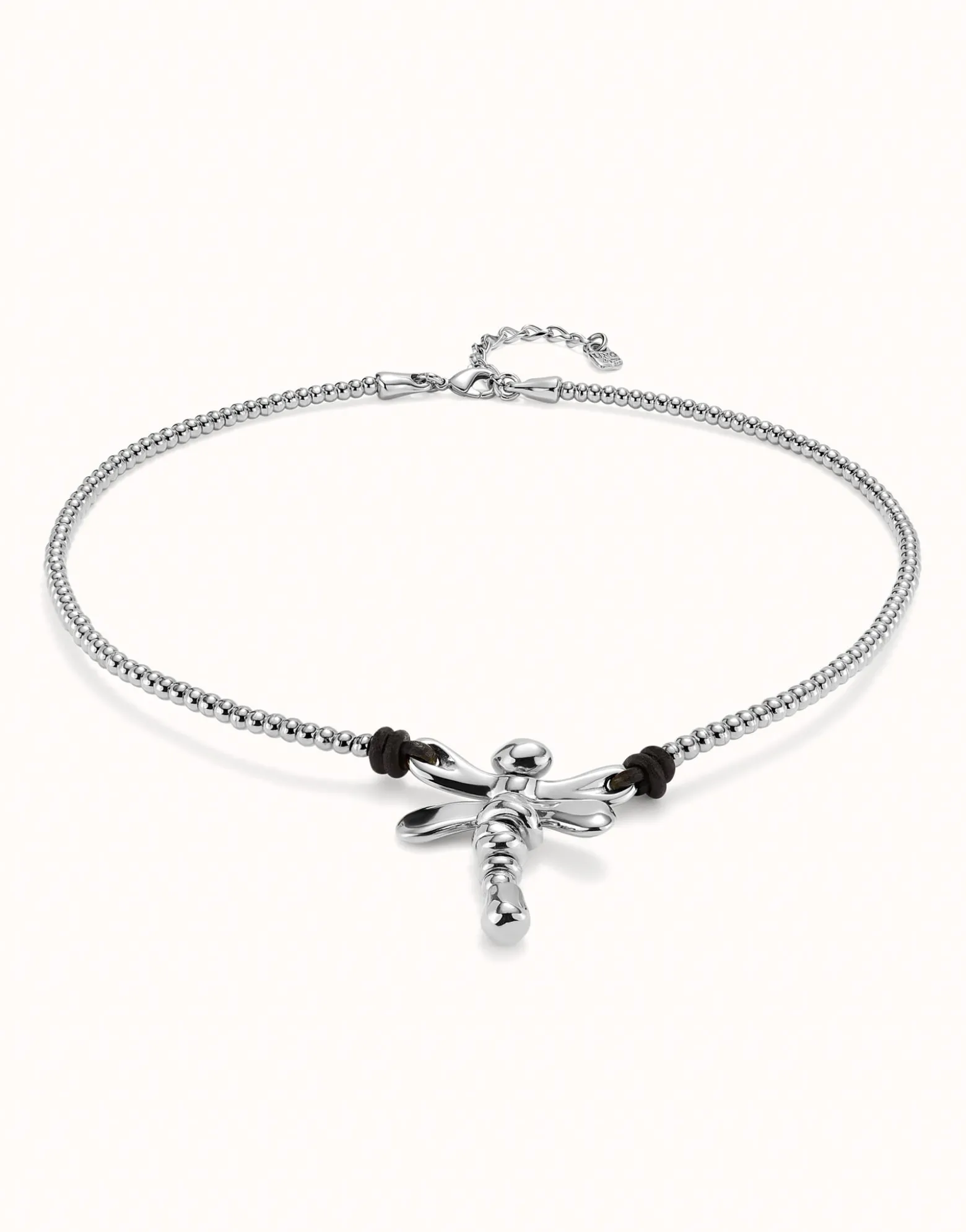 Short pendant necklace with dragonfly