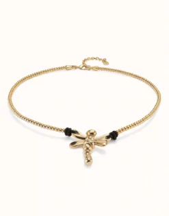 Short pendant necklace with dragonfly