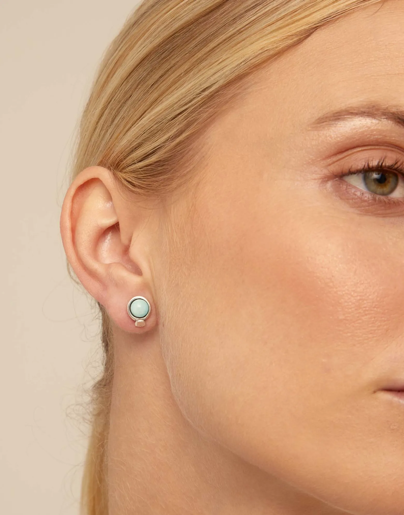 Single Stud Earring With Blue Crystal