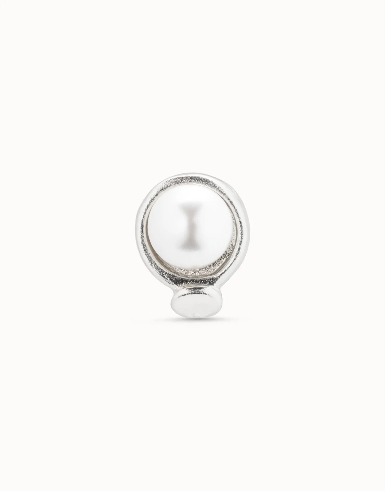 Single Stud Earring With Pearl
