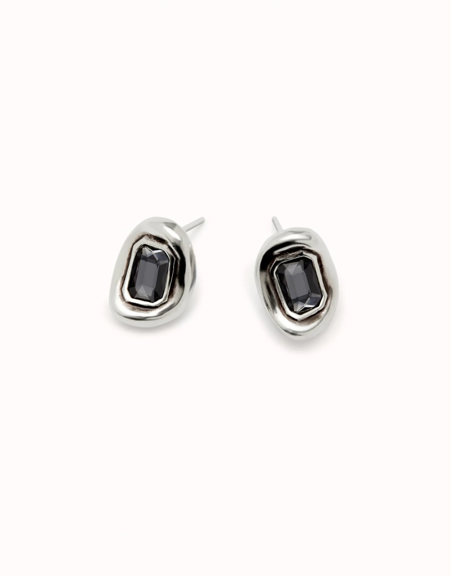Stud earrings with grey faceted crystal