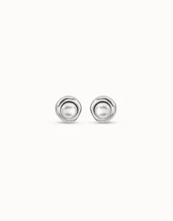 Stud earrings with pearl