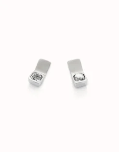 Stud earrings with white crystal