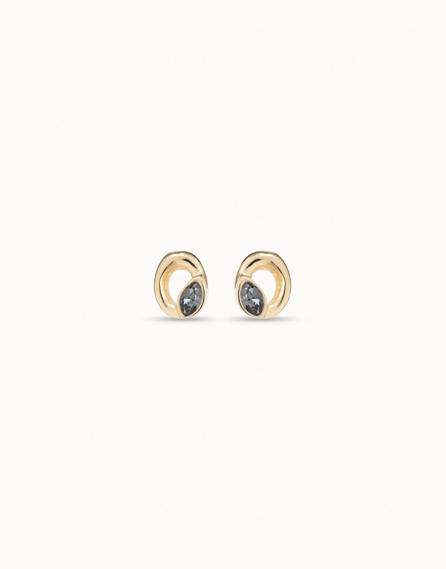 Stud oval earrings with light grey crystal