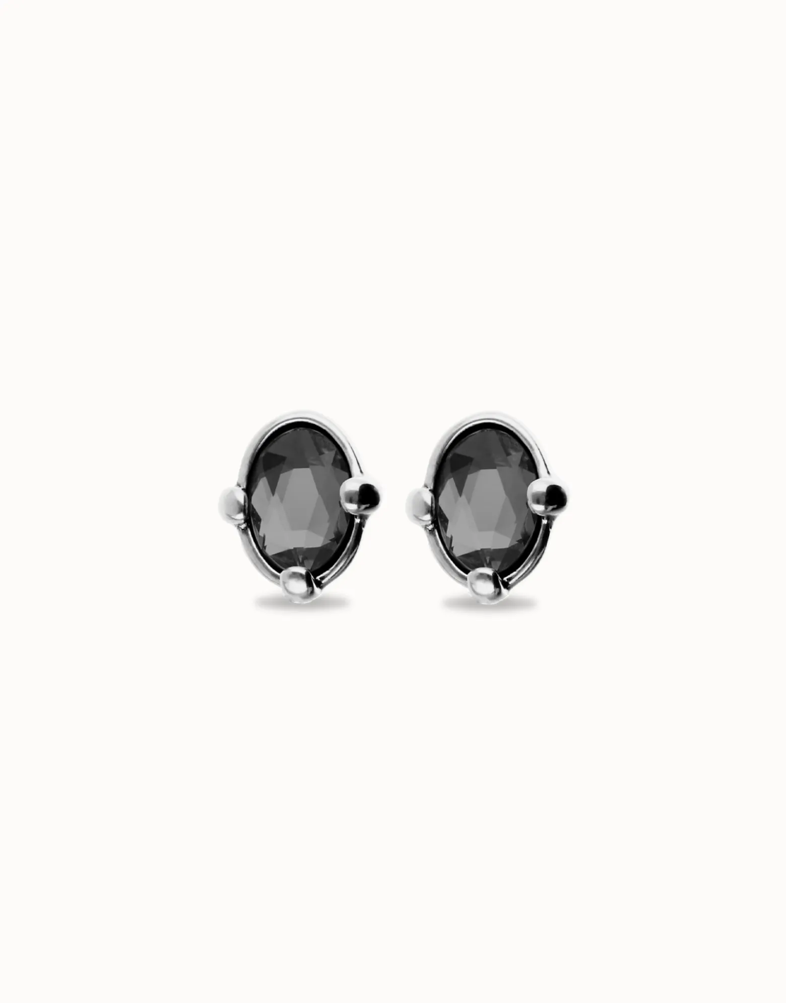 Studs with black oval faceted crystals