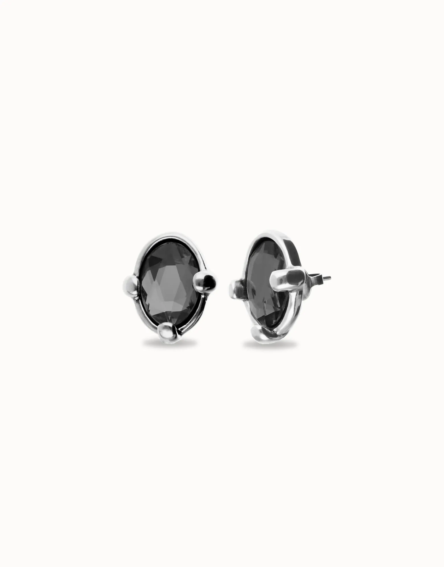 Studs with black oval faceted crystals