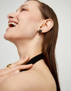 Studs with black oval faceted crystals