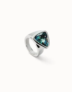 Triangular ring with green crystal