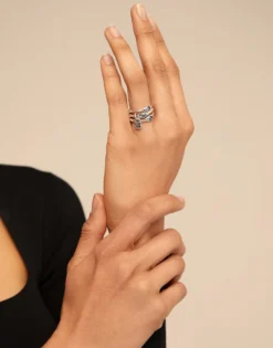 Triple ring with blue crystals