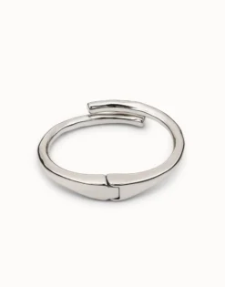 Tubular shaped bangle bracelet