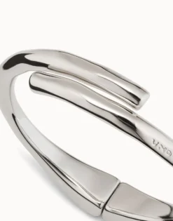 Tubular shaped bangle bracelet